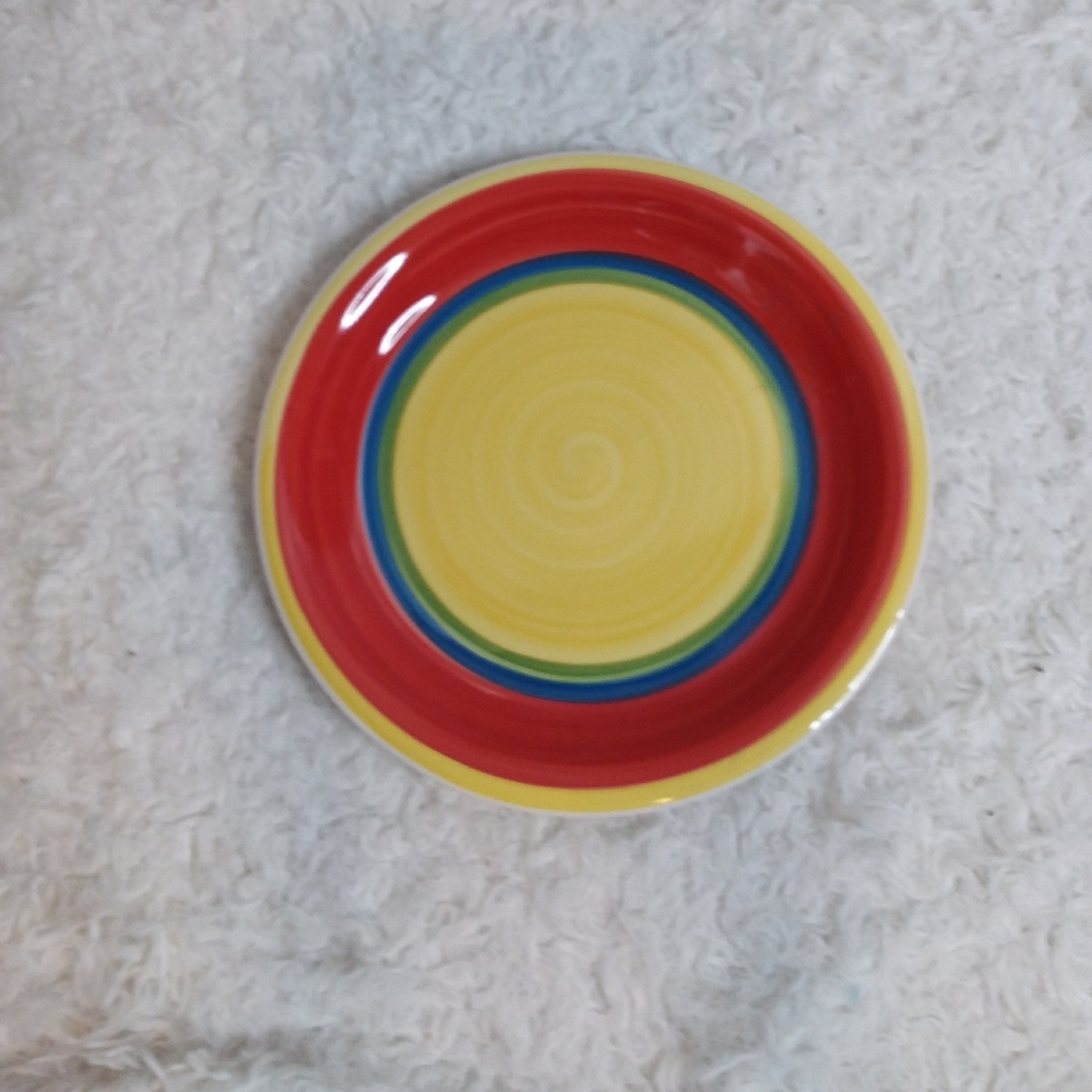 Royal Norfolk Mambo stoneware dinner plate with yellow center